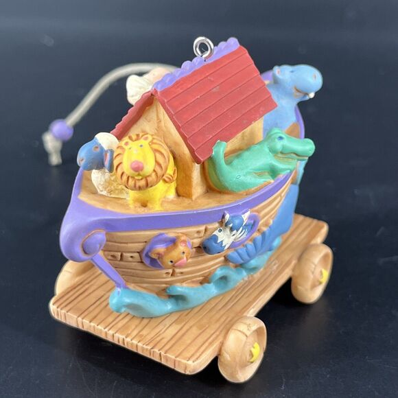 Hallmark Keepsake Vintage Safe In Noah's Ark 2000 Pull Toy Christmas Ornament - Picture 13 of 16
